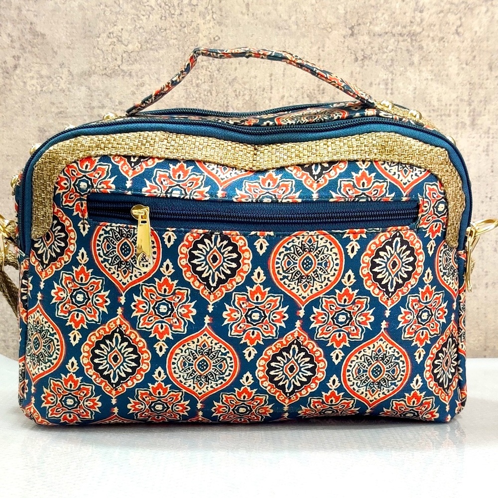 Unique Square Sling - Picture 2 of 3